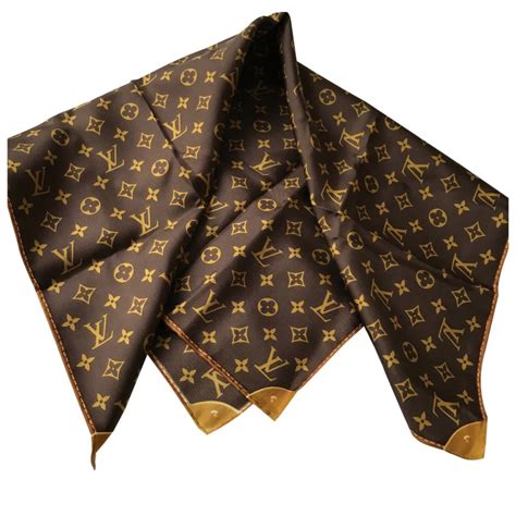 lv scafs|louis vuitton scarf cost.